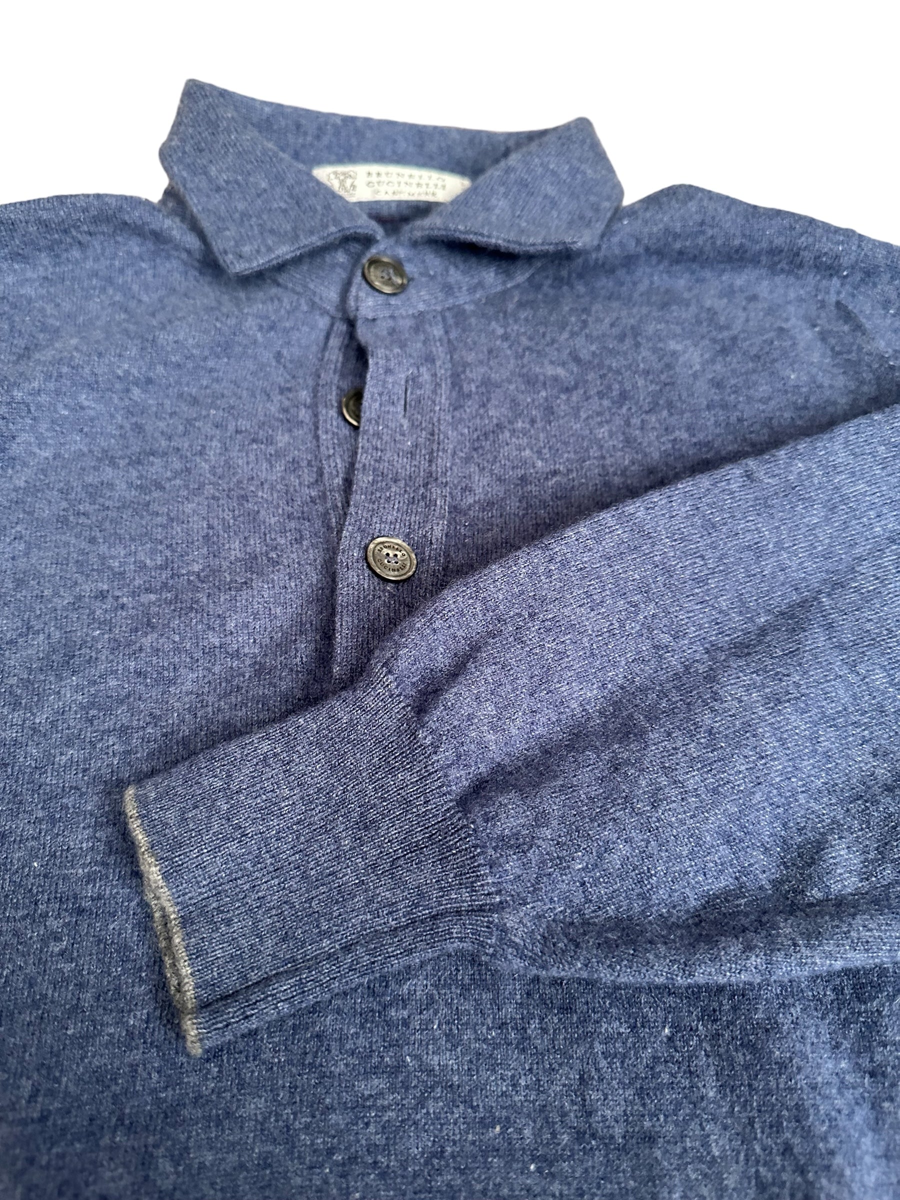 Brunello Cucinelli Pull en cachemire avec patte de boutonnage Nouveau