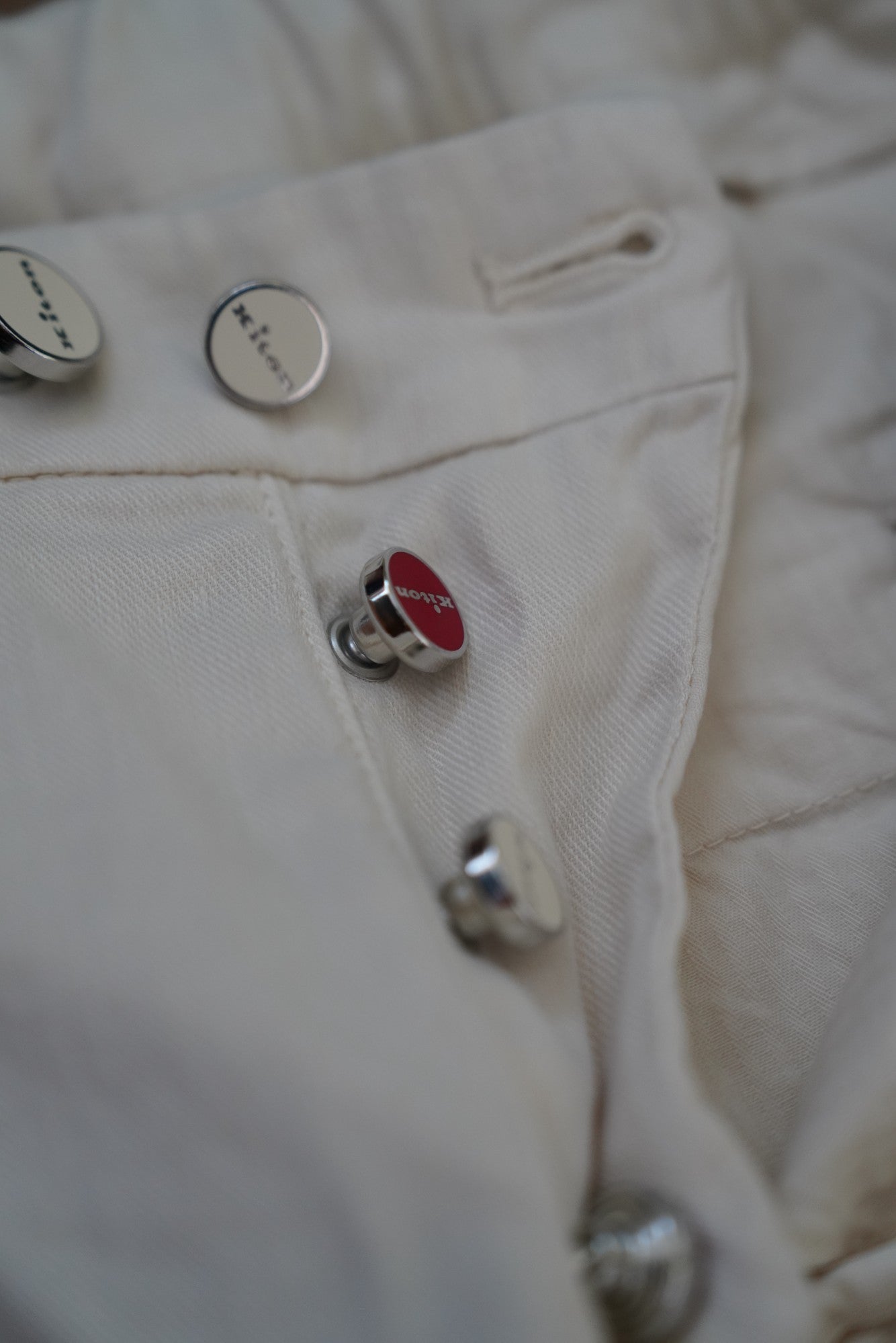 Kiton pantalon en lin avec du coton été beige clair