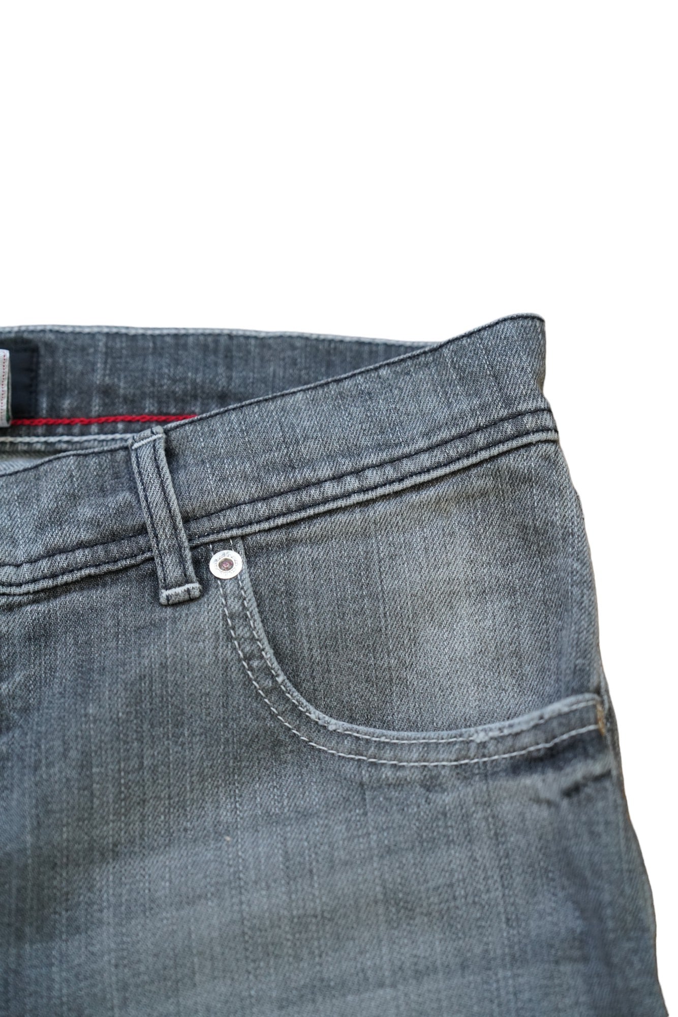 Kiton Jeans gris légèrement délavé Japan Denim détruit détails