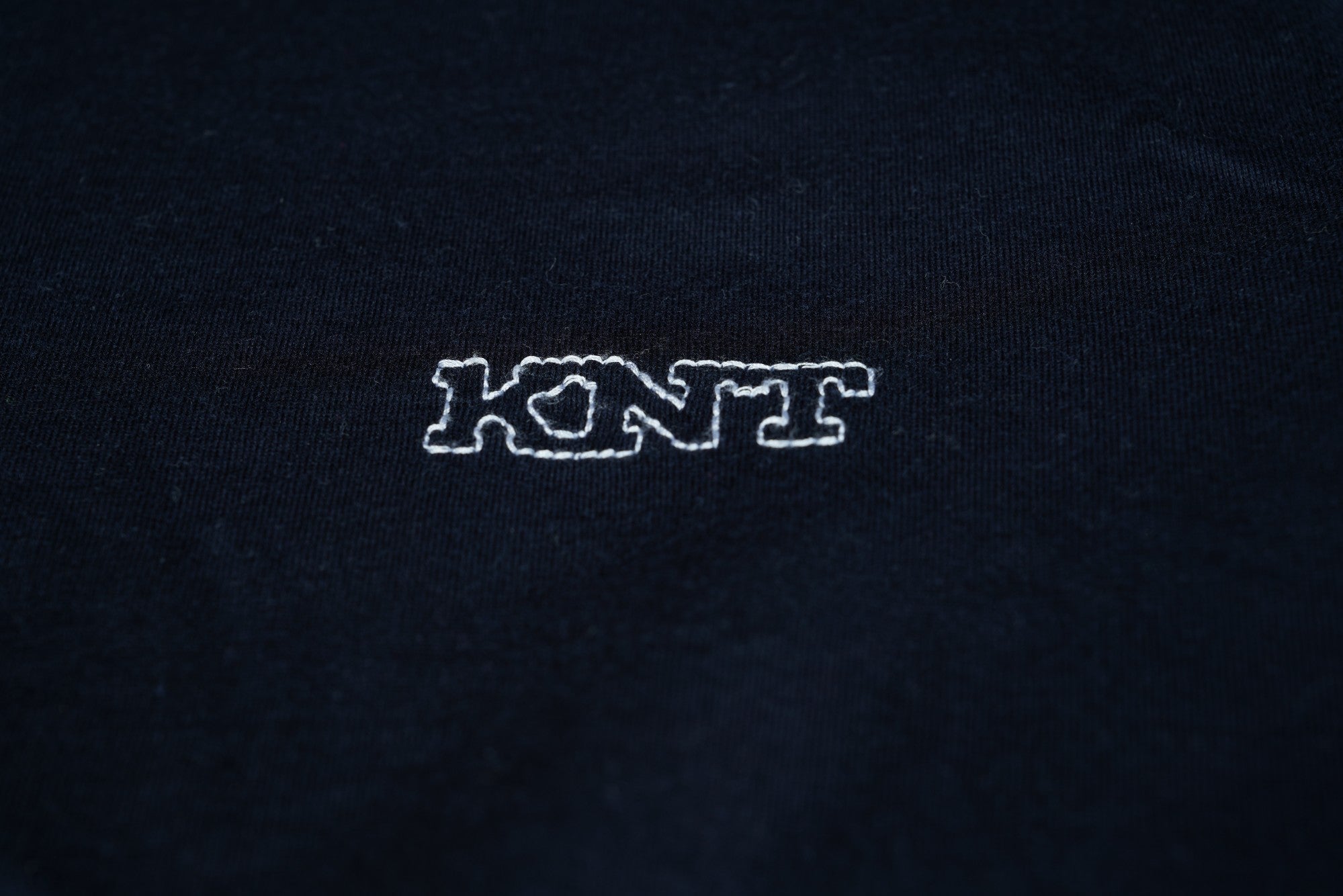 Kiton KNT T-shirt Bleu Coton brodé à la main
