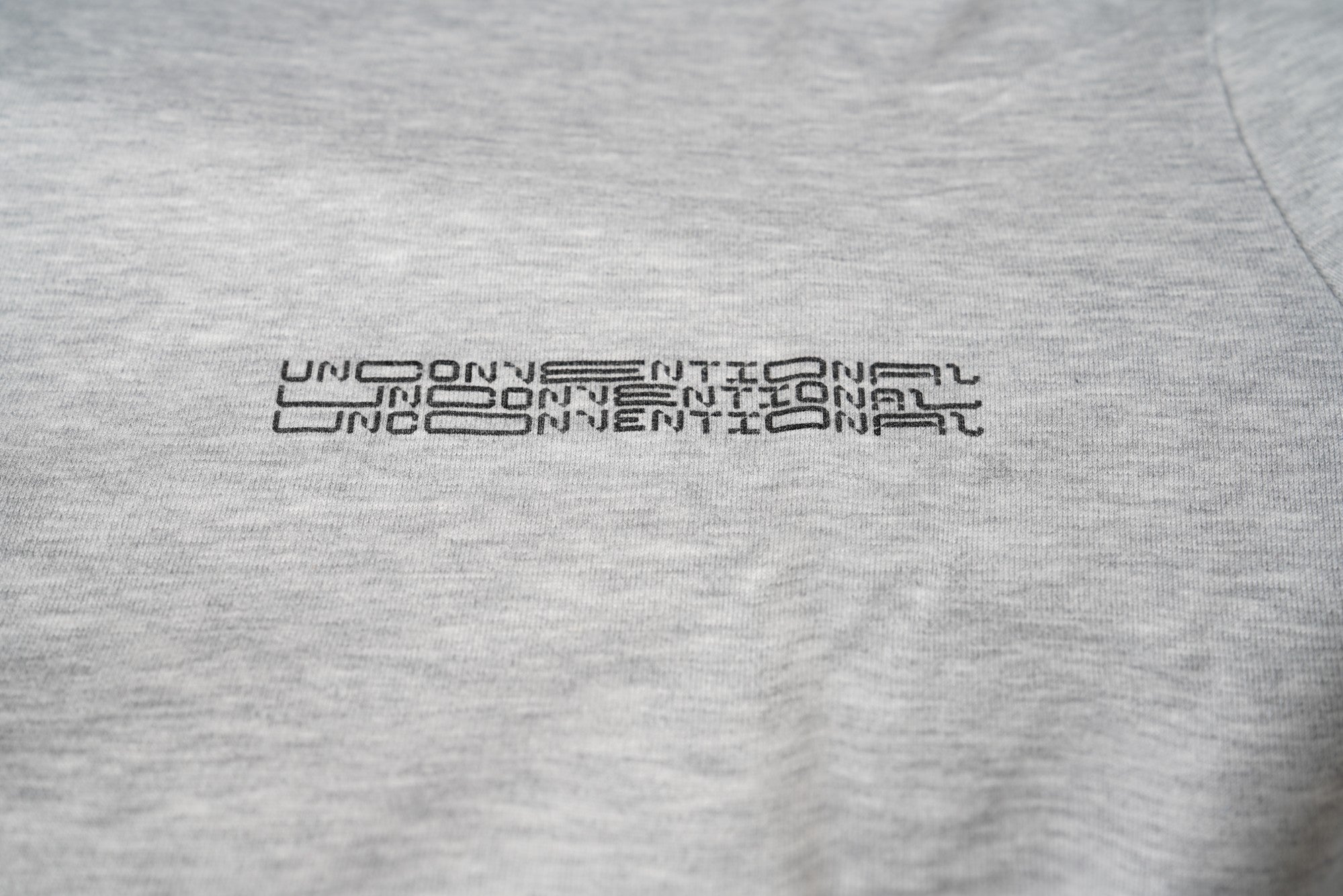 Kiton KNT T-shirt gris chiné coton lavé imprimé