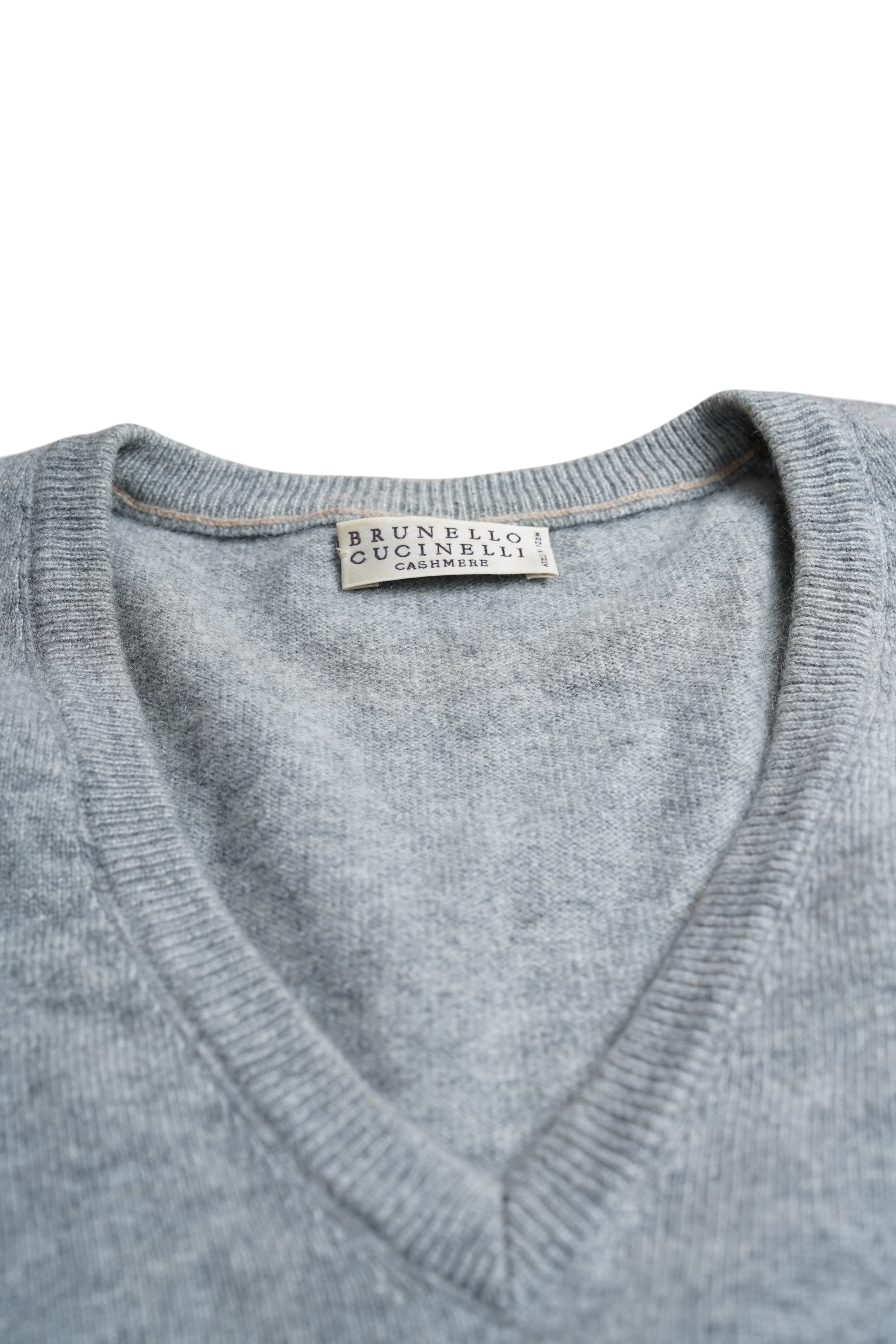 Brunello Cucinelli Pullover Kaschmir V-Neck grau mit Wildleder Armpatches
